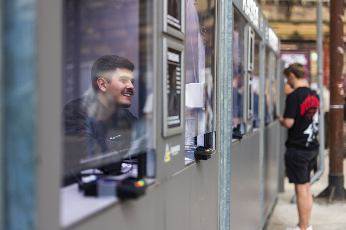 Loading... just a sec